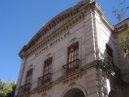 Paseo por Mexico Morelos Theater in Aguascalientes