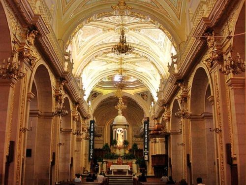 Paseo por Mexico Inside of the Cathedral Basilica of Aguascalientes