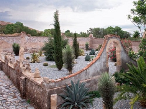 Paseo por Mexico Guadalupe Cemetery in Asientos