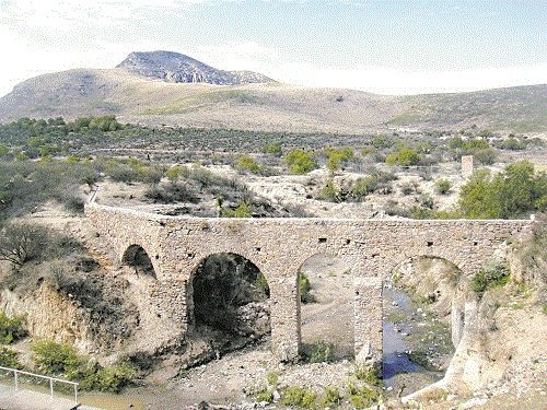 Paseo por Mexico Aqueducts of Seats