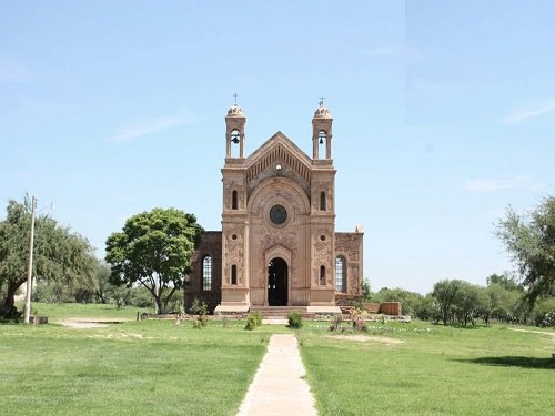 Paseo por Mexico Garabato Estate and Temple of San Isidro Labrador in Pabellón de Arteaga