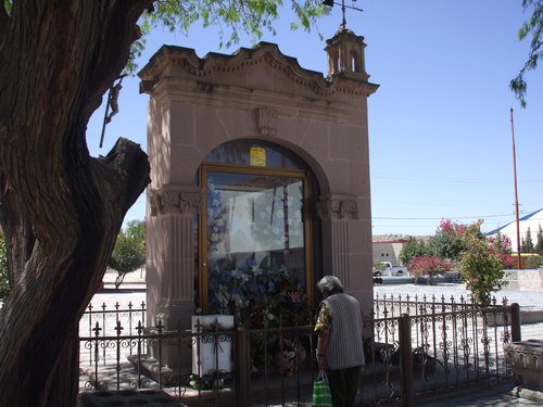 Paseo por Mexico Monument to Father Nieves in Rincon de Romos