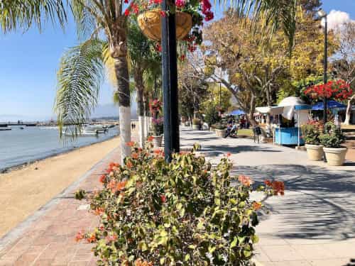 Paseo por Mexico The Chapala boardwalk