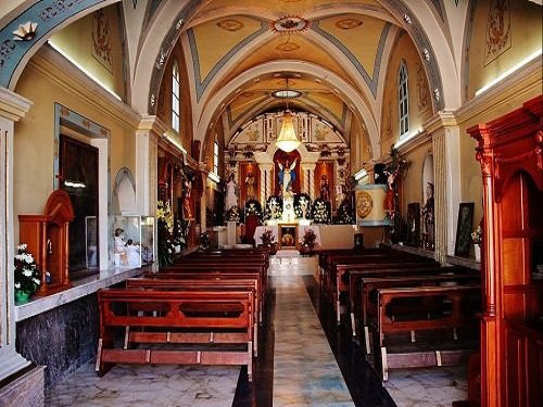 Paseo por Mexico inside the Church of Santa Maria Nenetzintla in Acajete