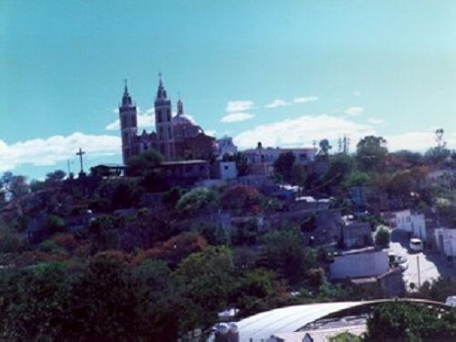 Paseo por Mexico Church of the Calvary in Acatlán