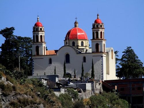 Paseo por Mexico Church of the Calvary in Aljojuca