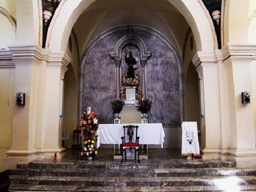 Paseo por Mexico Inside of the parish church in honor of Saint Francis in Altepexi