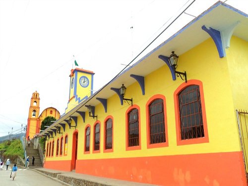 Paseo por Mexico Municipal Palace of Amixtlán