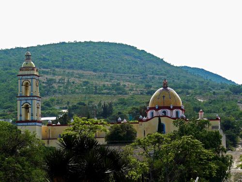 Paseo por Mexico Santiago Acatepec Church in Caltepec