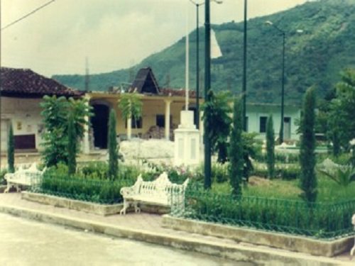 Paseo por Mexico Camocuautla Main Square