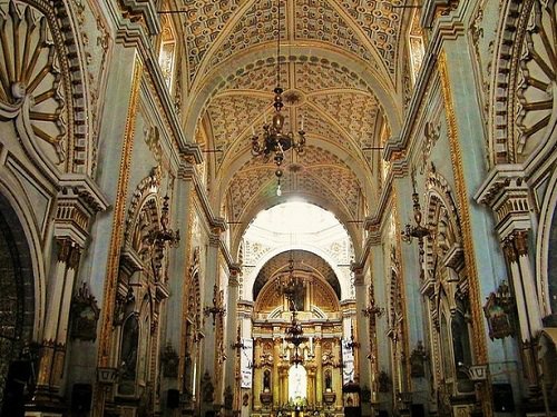 Paseo por Mexico Inside of the parish church of Jesus of the Three Falls, Chalchicomula, Sesma