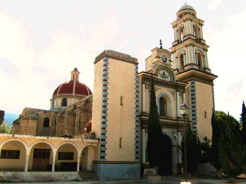 Paseo por Mexico Parish church in honor of Saint Peter in Chapulco