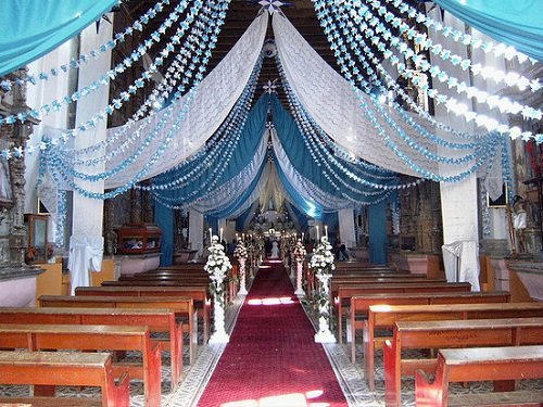 Paseo por Mexico Inside of the parish church of San Mateo in Chignautla