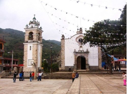 Paseo por Mexico Parish temple to San Esteban in Cuautempan