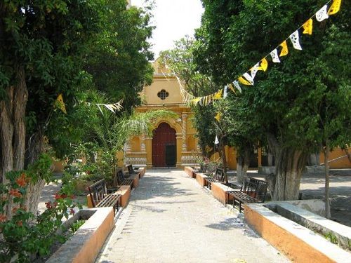 Paseo por Mexico Parish temple to San Pedro Apóstol in Cuayuca de Andrade