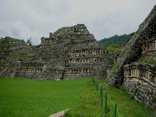 Paseo por Mexico Archaeological Zone of Yohualichan in Cuetzalan del Progreso