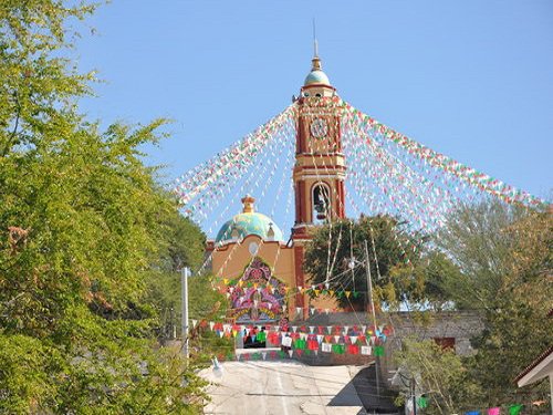 Paseo por Mexico Parish temple in dedication to Santa Ana in Guadalupe