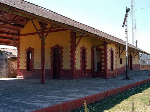 Paseo por Mexico Honey Train Station