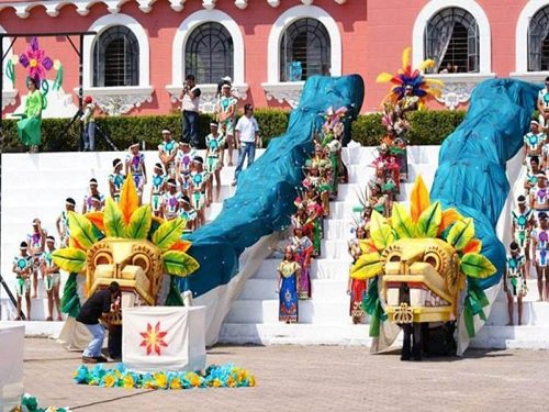 Paseo por Mexico Flower Fair in Huauchinango