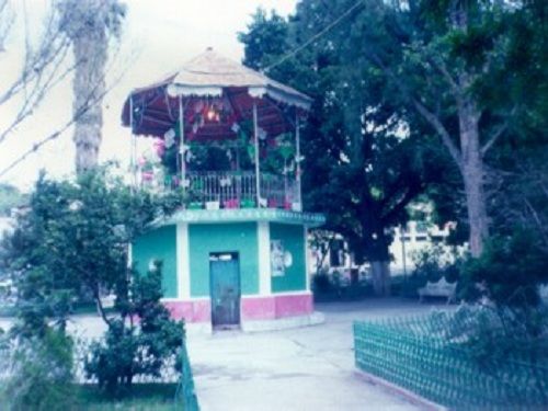 Paseo por Mexico Kiosk of Huehuetla