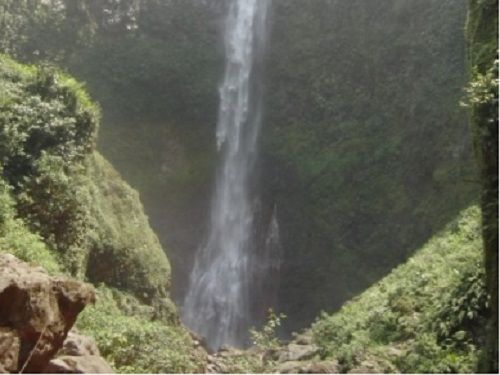 Paseo por Mexico Atexcaco waterfall in Hueyapan