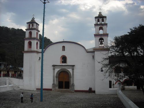 Paseo por Mexico Parish temple in honor of San Andrés Hueytlalpan