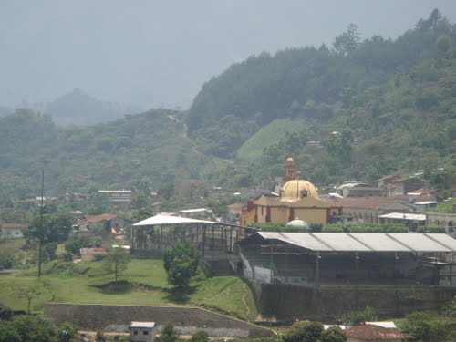 Paseo por Mexico Parish church of Santiago Apóstol in Huitzilan