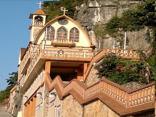 Paseo por Mexico Sanctuary of the Rock in Jonotla