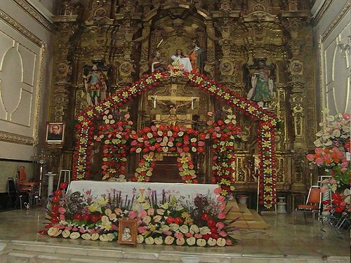 Paseo por Mexico Inside of the Parish Church of the Reyes of Juarez