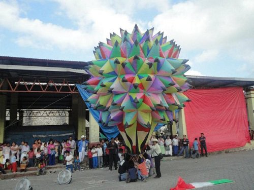 Paseo por Mexico National Paper Balloon Competition in China in Olintla