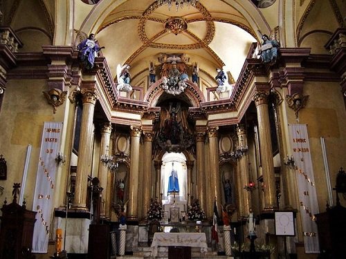 Paseo por Mexico Inside of the Parish of the Holy Cross in Puebla