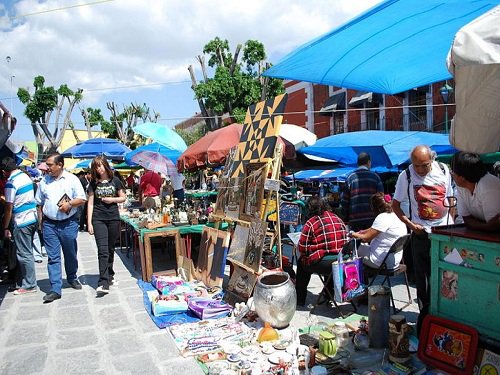 Paseo por Mexico Antiques Market Plazuela de los Sapos in Puebla