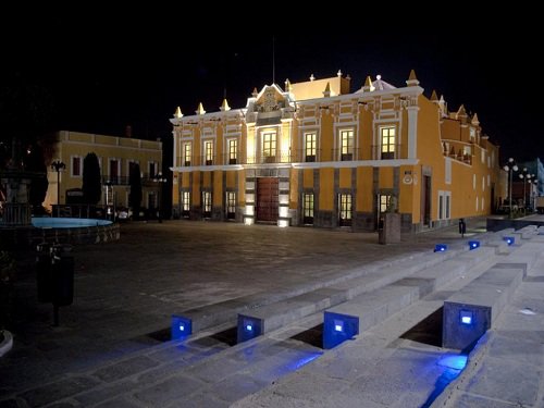 Paseo por Mexico Puebla's Main Theater