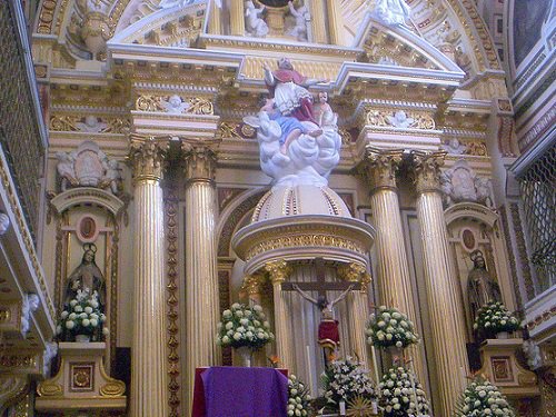 Paseo por Mexico Inside of the Temple of San Jeronimo in Puebla