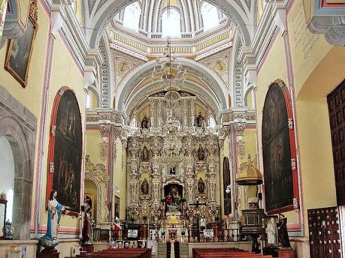 Paseo por Mexico Inside of the Temple of San Juan de Dios in Puebla