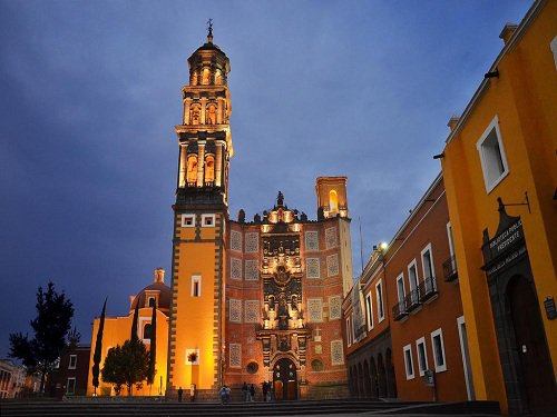 Paseo por Mexico The Temple and former convent of San Francisco in Puebla