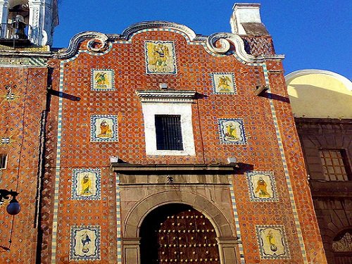 Paseo por Mexico Parish of San Marcos in Puebla