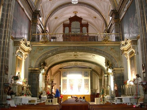 Paseo por Mexico Inside of the Church of Concord in Puebla