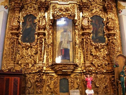 Paseo por Mexico Inside of the San José Parish and the Chapel of Jesus of Nazareth in Puebla