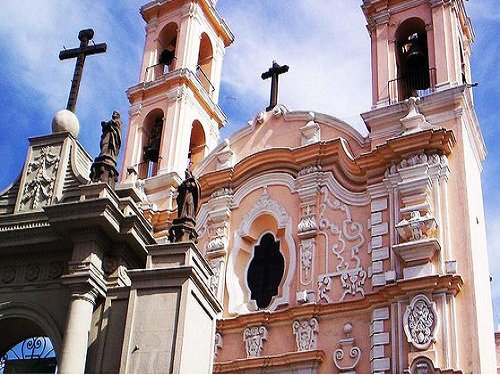 Paseo por Mexico Parish of the Holy Cross in Puebla