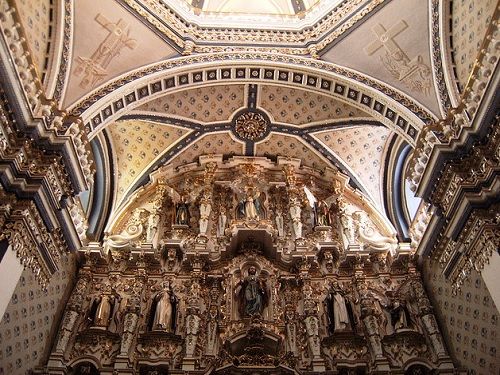 Paseo por Mexico Inside of the Parish of San Martin Bishop of Tours in San Martin Texmelucan