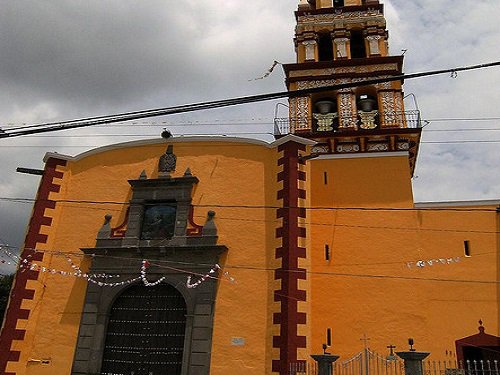 Paseo por Mexico Church of the Jesús Tlatempan neighborhood in San Pedro Cholula