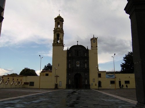 Paseo por Mexico Parish church dedicated to the Divine Savior in San Salvador el Seco