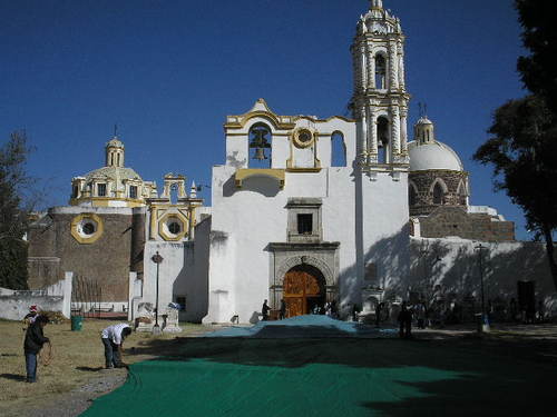 Paseo por Mexico Church dedicated to the Divine Savior in San Salvador el Verde