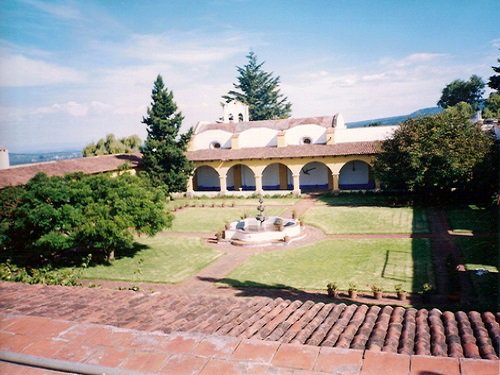 Paseo por Mexico Former San Miguel Contla estate in San Salvador el Verde