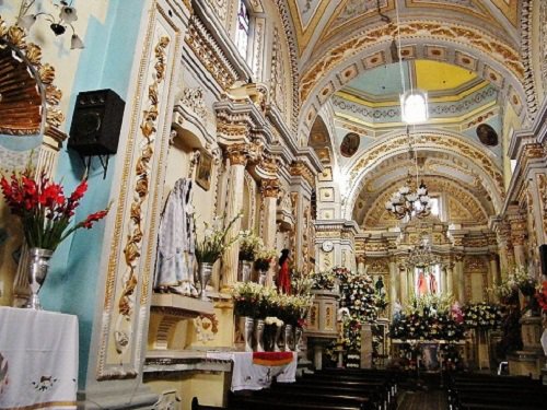 Paseo por Mexico Inside of the Parish of Santa Isabel Cholula