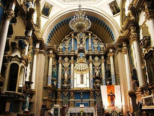 Paseo por Mexico Inside of the Diocesan Tabernacle Parish in Tehuacán