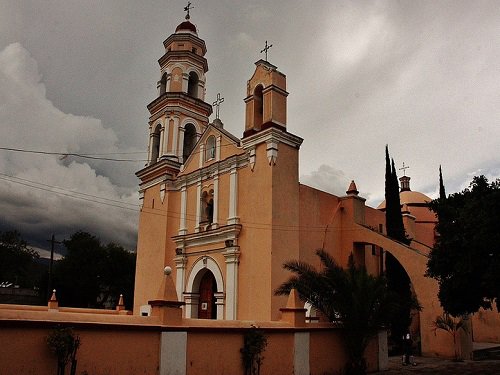 Paseo por Mexico Parish of Saint Peter the Apostle in Tehuacan