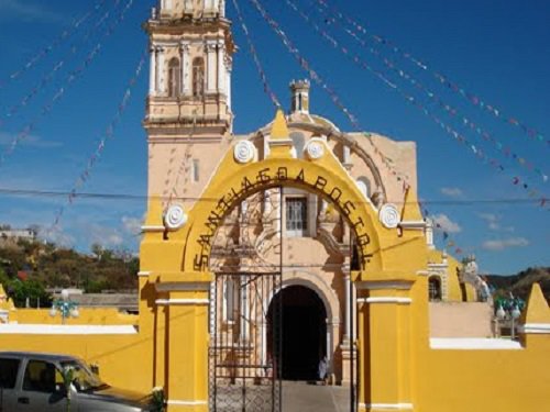 Paseo por Mexico Parish temple in honor of Santiago Apóstol in Teopantlán