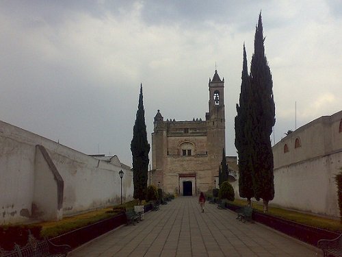 Paseo por Mexico Temple and former convent of San Francisco de Asís in Tepeaca